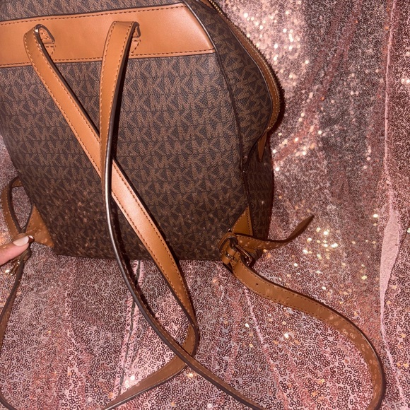 Michael Kors Sheila Medium Logo Backpack - Picture 5 of 6